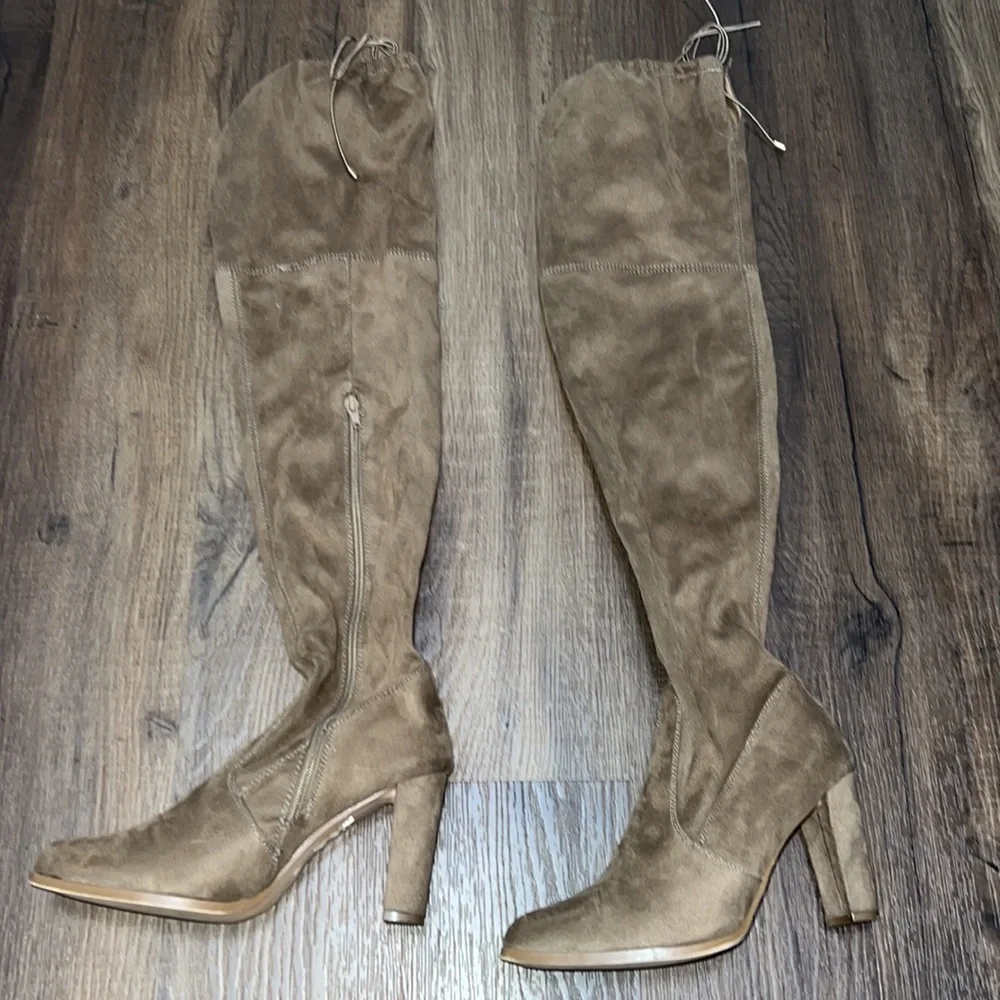 NWOT ShoeDazzle Taupe Over the Knee Boots